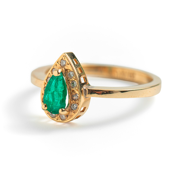 Anel Esmeralda e Diamantes em Ouro 18k